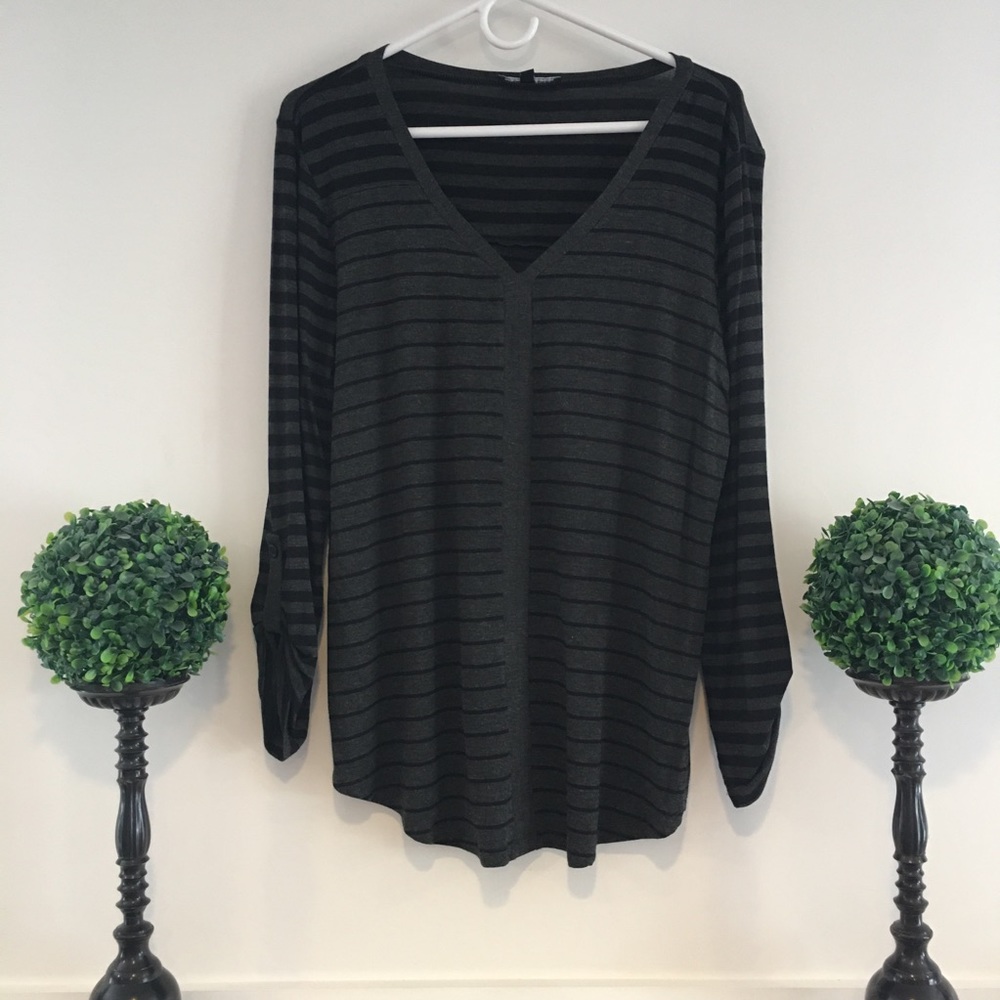 Cable & Gauge V-neck casual top